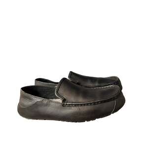 UGG Hunley Leather Men’s Loafer Slippers in Black